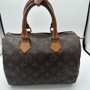 Louis Vuitton Vintage Monogram Speedy 25